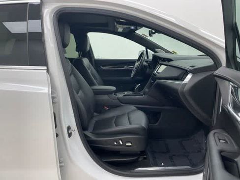 Certified 2020 Cadillac XT5 Premium Luxury w/ LPO, Floor Liner Package AWD/4WD image 16