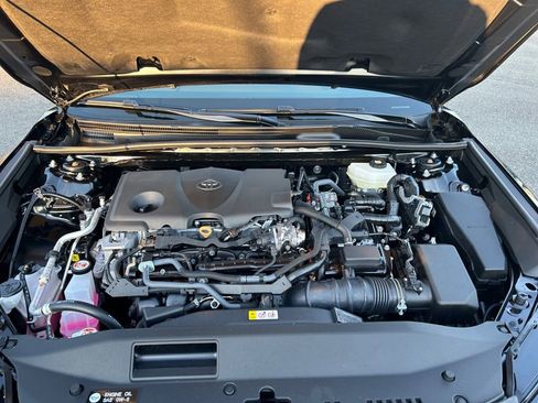 Used 2025 Toyota Camry SE image 29