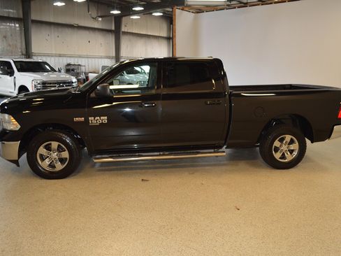 Used 2020 RAM 1500 Classic SLT image 6