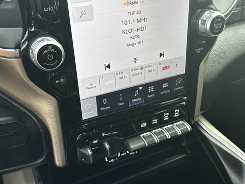 Used 2024 RAM 2500 Laramie image 20