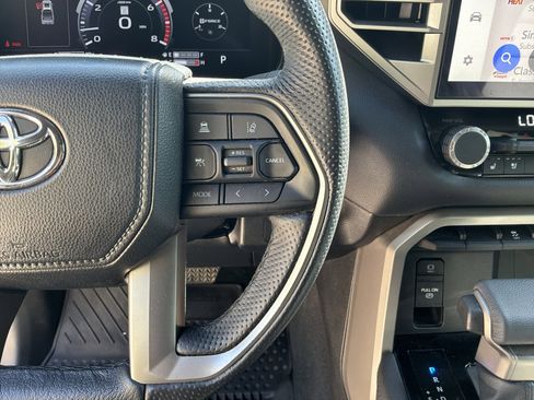 Used 2025 Toyota Tundra Limited AWD/4WD image 20