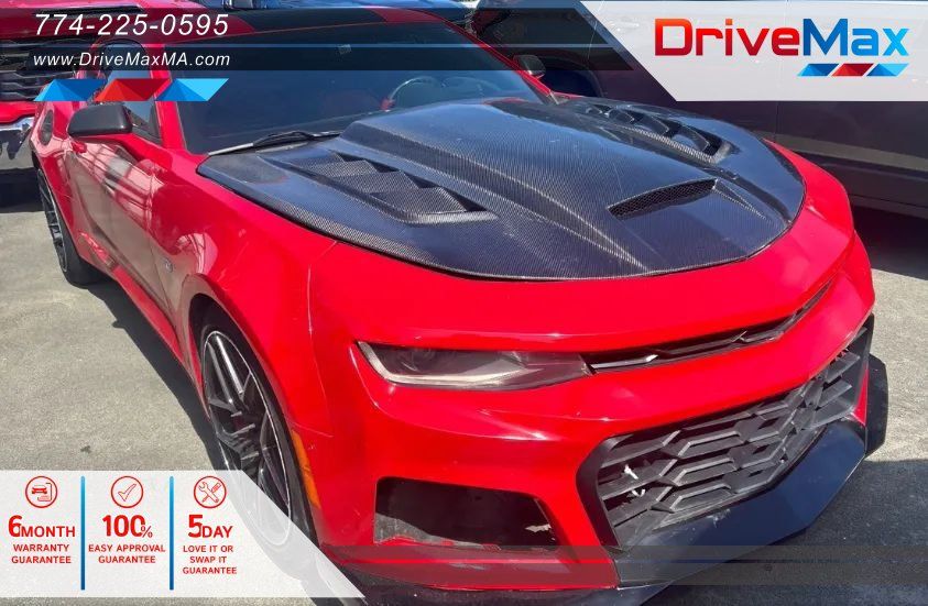 Used 2017 Chevrolet Camaro LT RWD image 1