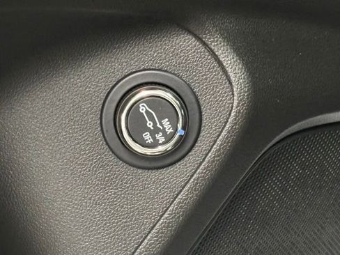 Used 2025 Chevrolet TrailBlazer LT w/ Convenience Package FWD image 15