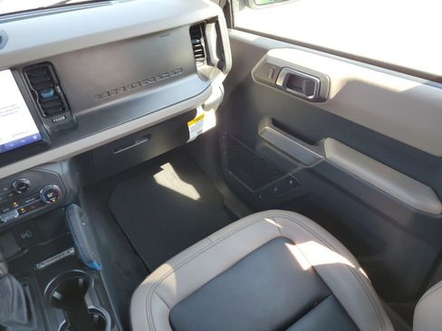 Certified 2023 Ford Bronco Wildtrak image 17