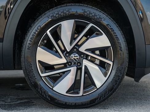 Used 2025 Volkswagen Atlas SE AWD/4WD image 31