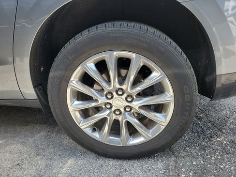 Used 2021 Buick Enclave Essence w/ Sound and Sites Package FWD image 7
