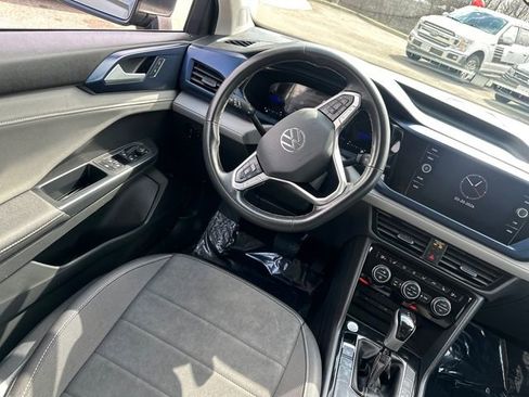 Used 2024 Volkswagen Taos SE image 20