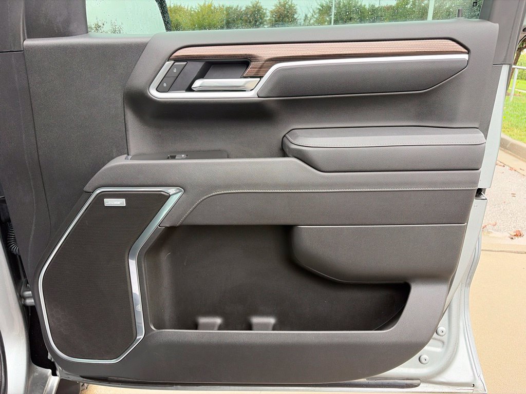Used 2025 Chevrolet Silverado 1500 RST AWD/4WD image 23