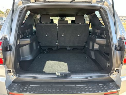 Used 2025 Toyota 4Runner SR5 AWD/4WD image 21