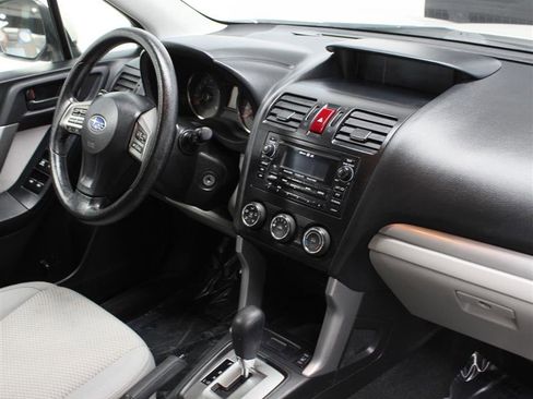 Used 2015 Subaru Forester 2.5i Premium AWD/4WD image 9