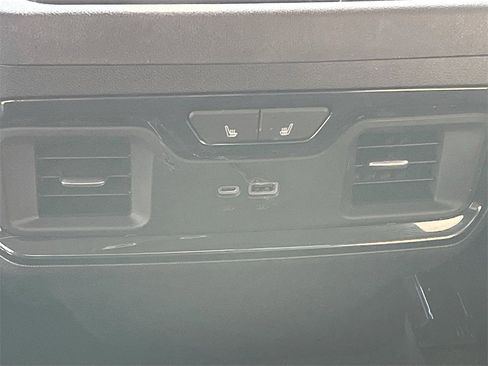 Used 2025 GMC Sierra 2500 AT4 w/ AT4 Premium Plus Package image 27