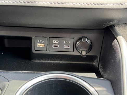 Used 2023 Toyota Highlander FWD image 20