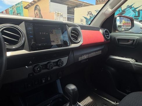 Used 2019 Toyota Tacoma SR5 RWD image 18