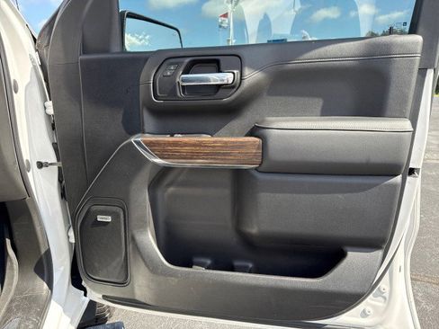 Used 2022 Chevrolet Silverado 1500 High Country w/ Technology Package image 14