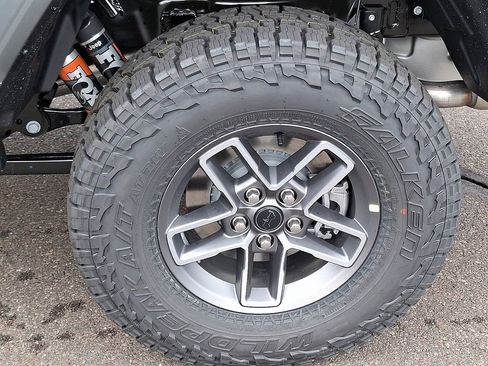 New 2025 Jeep Gladiator Mojave image 6