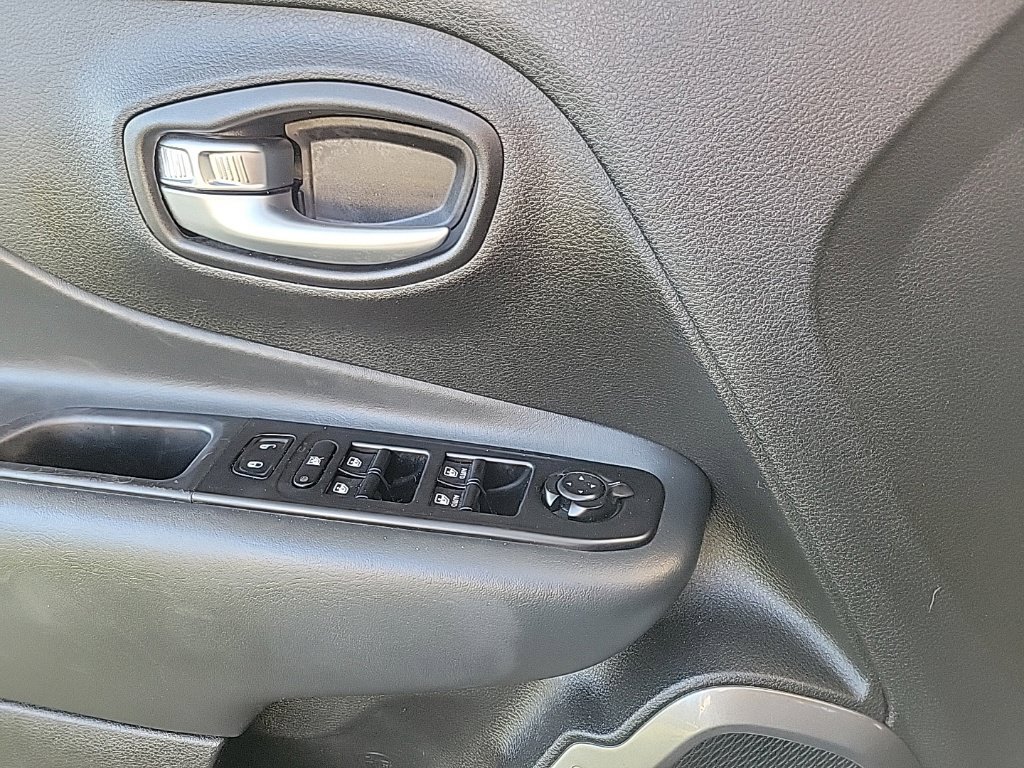 Used 2021 Jeep Renegade Limited w/ Sun & Sound Group AWD/4WD image 12