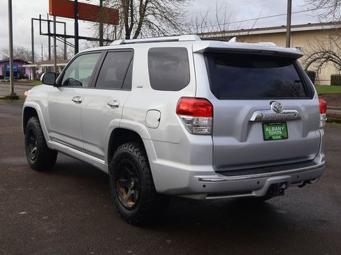 Used 2011 Toyota 4Runner SR5 w/ Convenience Pkg image 5