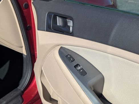 Used 2015 Kia Optima LX image 30