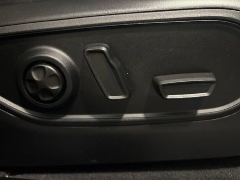 Used 2024 Jeep Grand Cherokee L Limited w/ Luxury Tech Group II AWD/4WD image 46