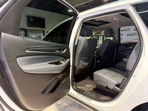 Used 2020 Buick Enclave Essence image 27