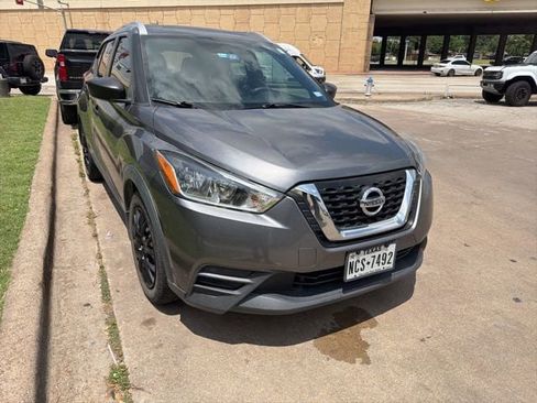 Used 2018 Nissan Kicks S w/ Interior Electronics Package FWD image 1