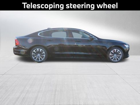 Used 2022 Volvo S90 B6 Momentum image 9