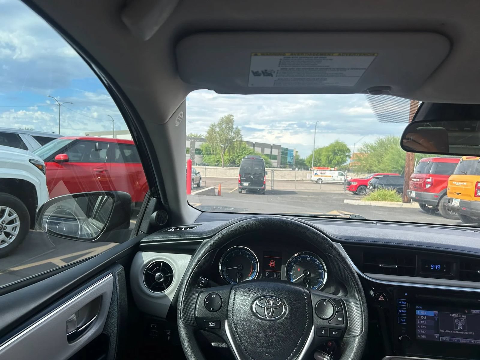 Used 2019 Toyota Corolla LE FWD image 14