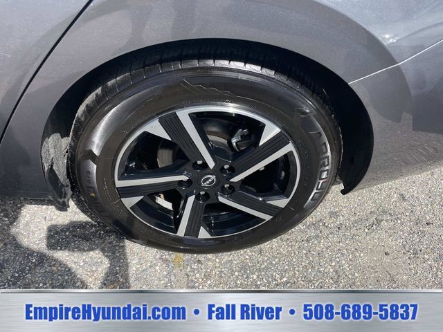 Used 2024 Nissan Sentra SV FWD image 13