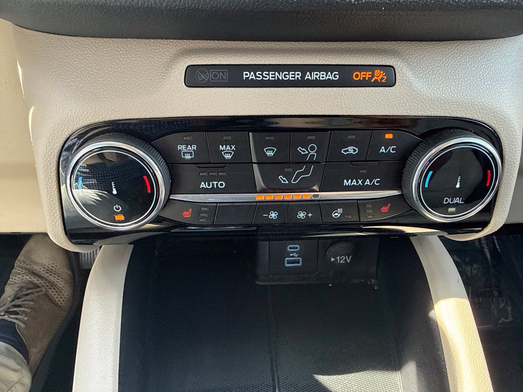 Used 2022 Ford Escape Titanium w/ Class II Trailer Tow Package AWD/4WD image 26