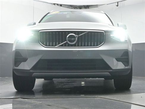 Used 2025 Volvo XC40 B5 Core image 35