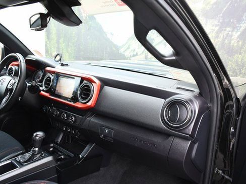 Certified 2019 Toyota Tacoma TRD Sport image 24