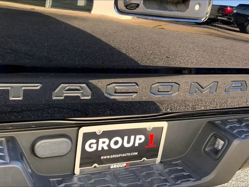 Used 2021 Toyota Tacoma SR w/ SR Convenience Package RWD image 10