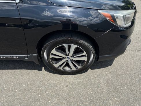Used 2019 Subaru Outback 2.5i Limited AWD/4WD image 29