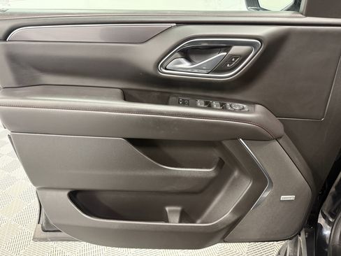 Used 2024 Chevrolet Suburban RST w/ Luxury Package image 12