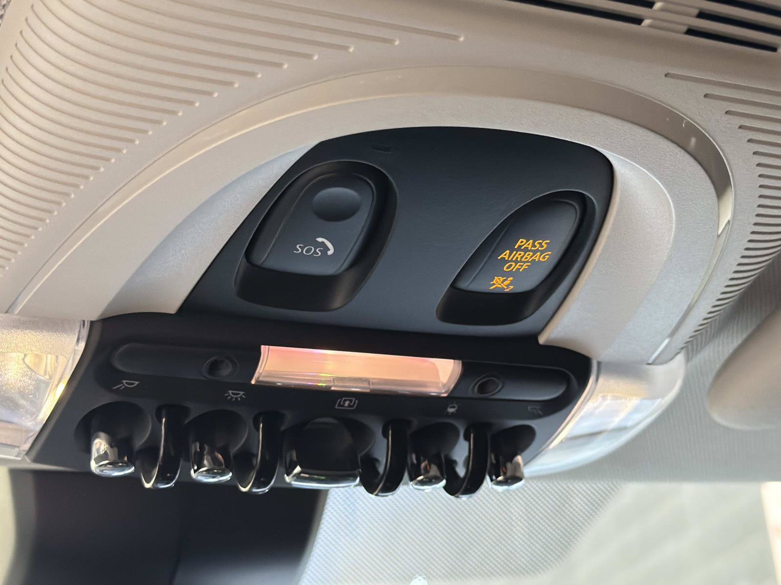 Used 2022 MINI Cooper 2-Door Hardtop FWD image 22