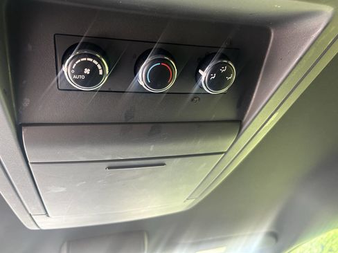 Used 2018 Dodge Grand Caravan SXT w/ Driver Convenience Group FWD image 12