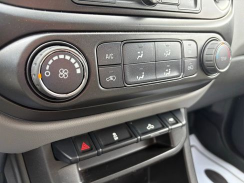 Used 2022 Chevrolet Colorado W/T image 33
