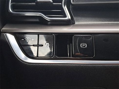 Used 2023 Kia Sportage EX image 22