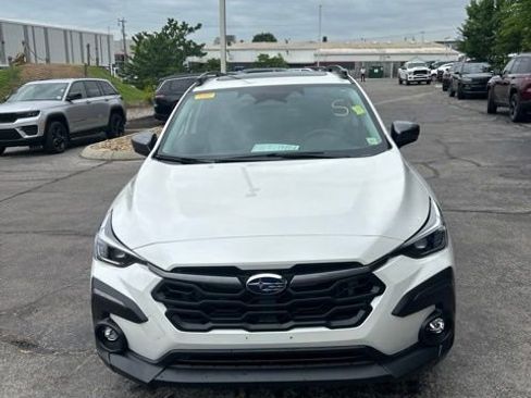 Used 2024 Subaru Crosstrek 2.5i Limited AWD/4WD image 2