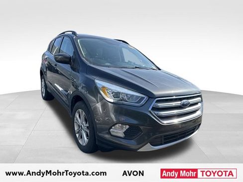 Used 2017 Ford Escape SE w/ Equipment Group 201A AWD/4WD image 1