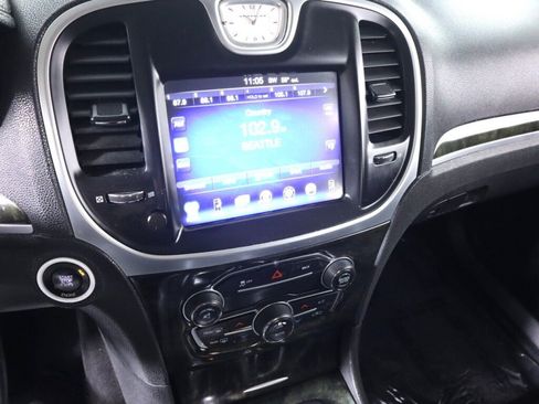 Used 2016 Chrysler 300 C RWD image 15