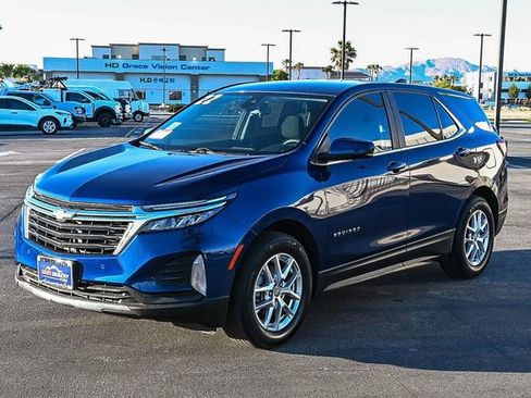 Used 2022 Chevrolet Equinox LT w/ Driver Convenience Package FWD image 3