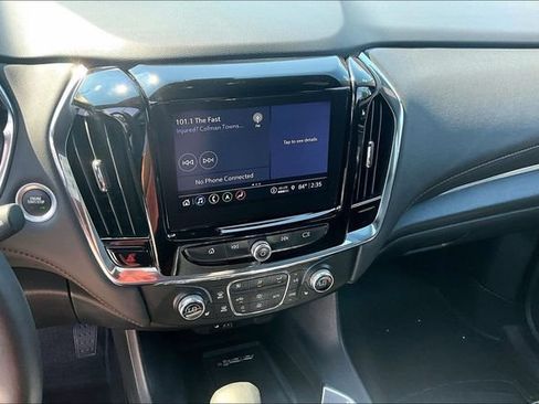 Used 2023 Chevrolet Traverse RS FWD image 6