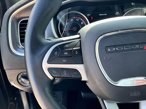 Used 2017 Dodge Charger SXT RWD image 11