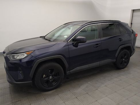 Used 2020 Toyota RAV4 XLE AWD/4WD image 2