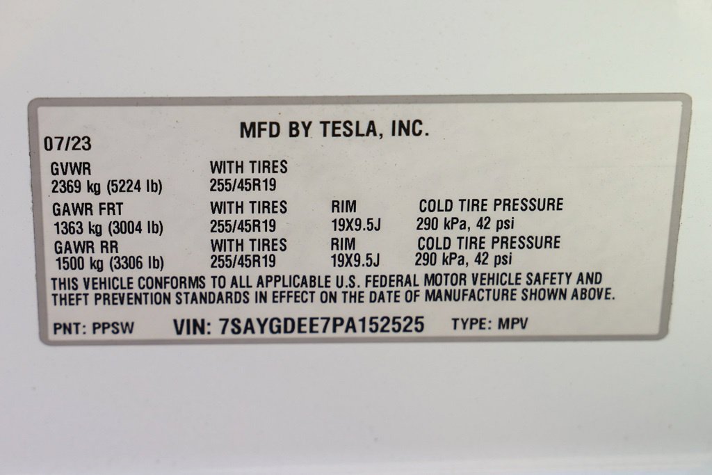 Used 2023 Tesla Model Y Long Range AWD/4WD image 30