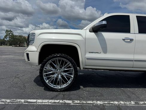 Used 2015 GMC Sierra 1500 Denali w/ Driver Alert Package AWD/4WD image 10