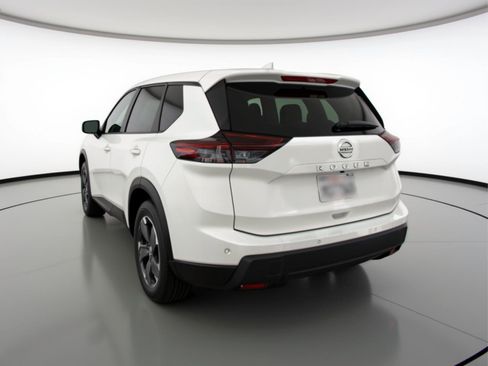 Used 2025 Nissan Rogue SV image 6