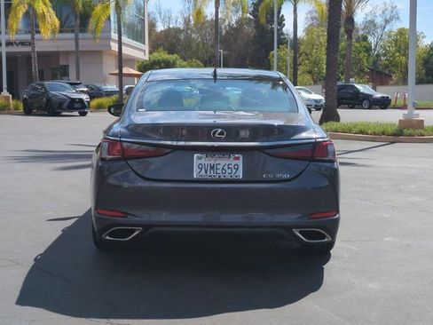 Used 2025 Lexus ES 350 w/ Premium Package FWD image 6