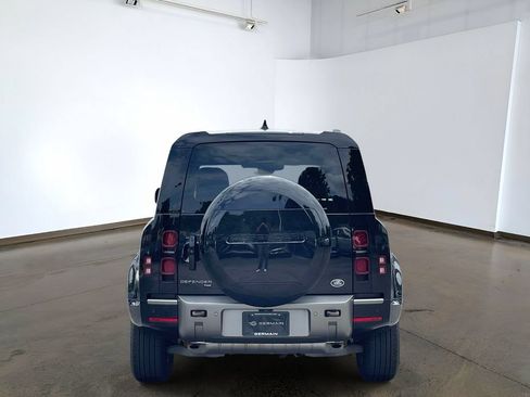 Used 2023 Land Rover Defender 110 X-Dynamic SE AWD/4WD image 5